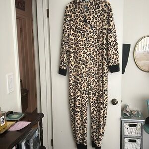 Leopard soft pjs never worn xl